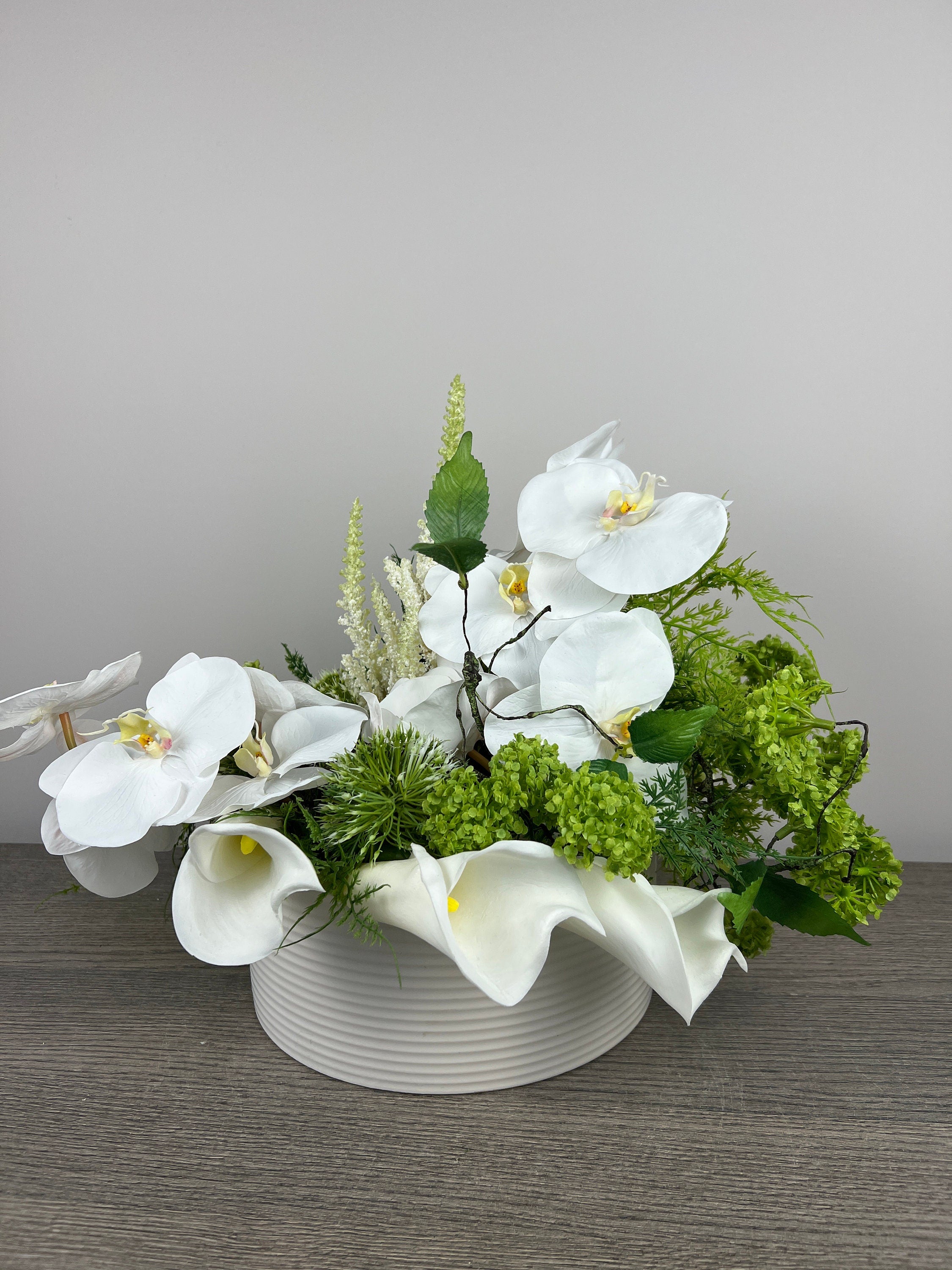 Neutral White Orchid Lily Mix