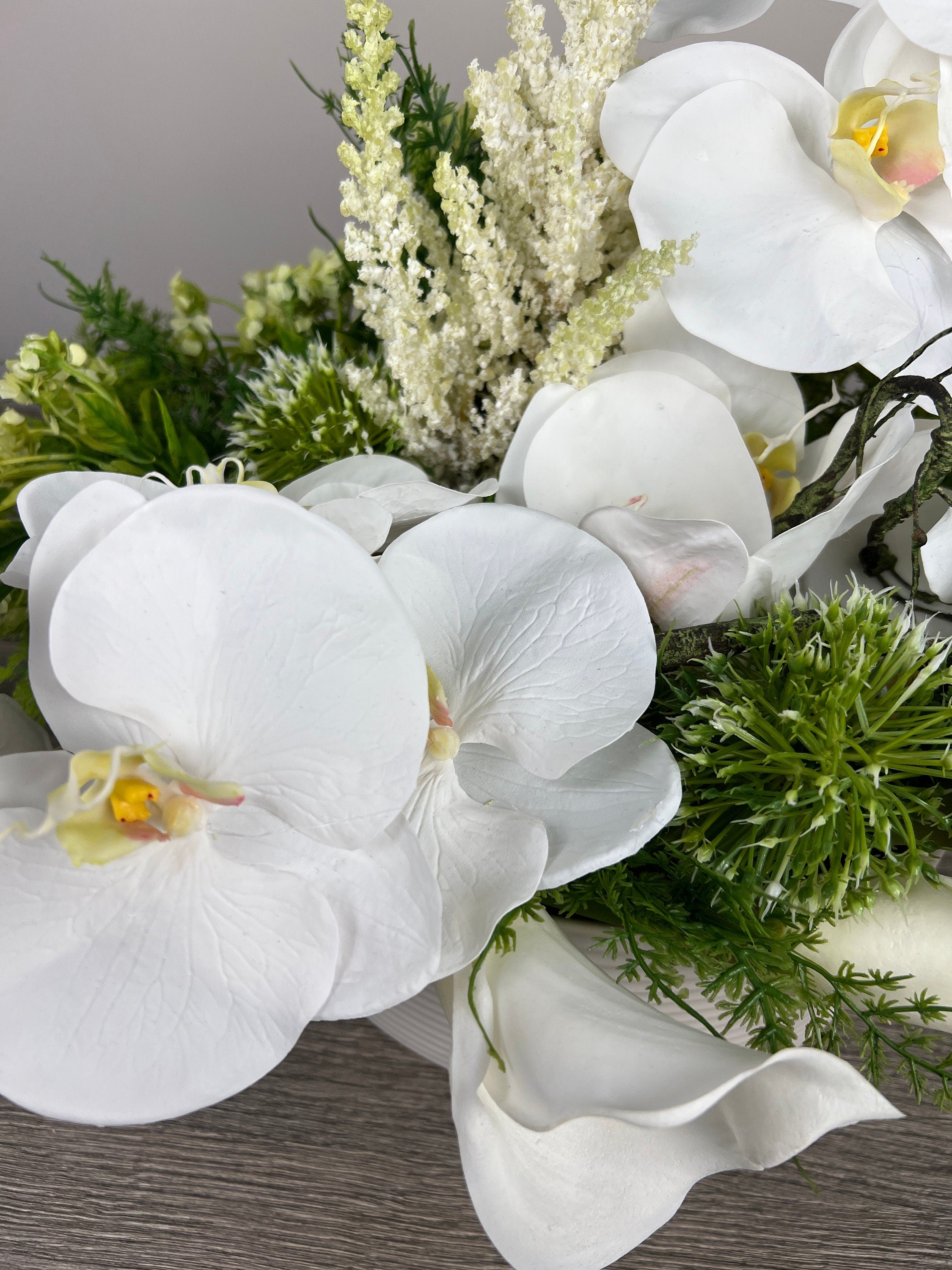 Neutral White Orchid Lily Mix