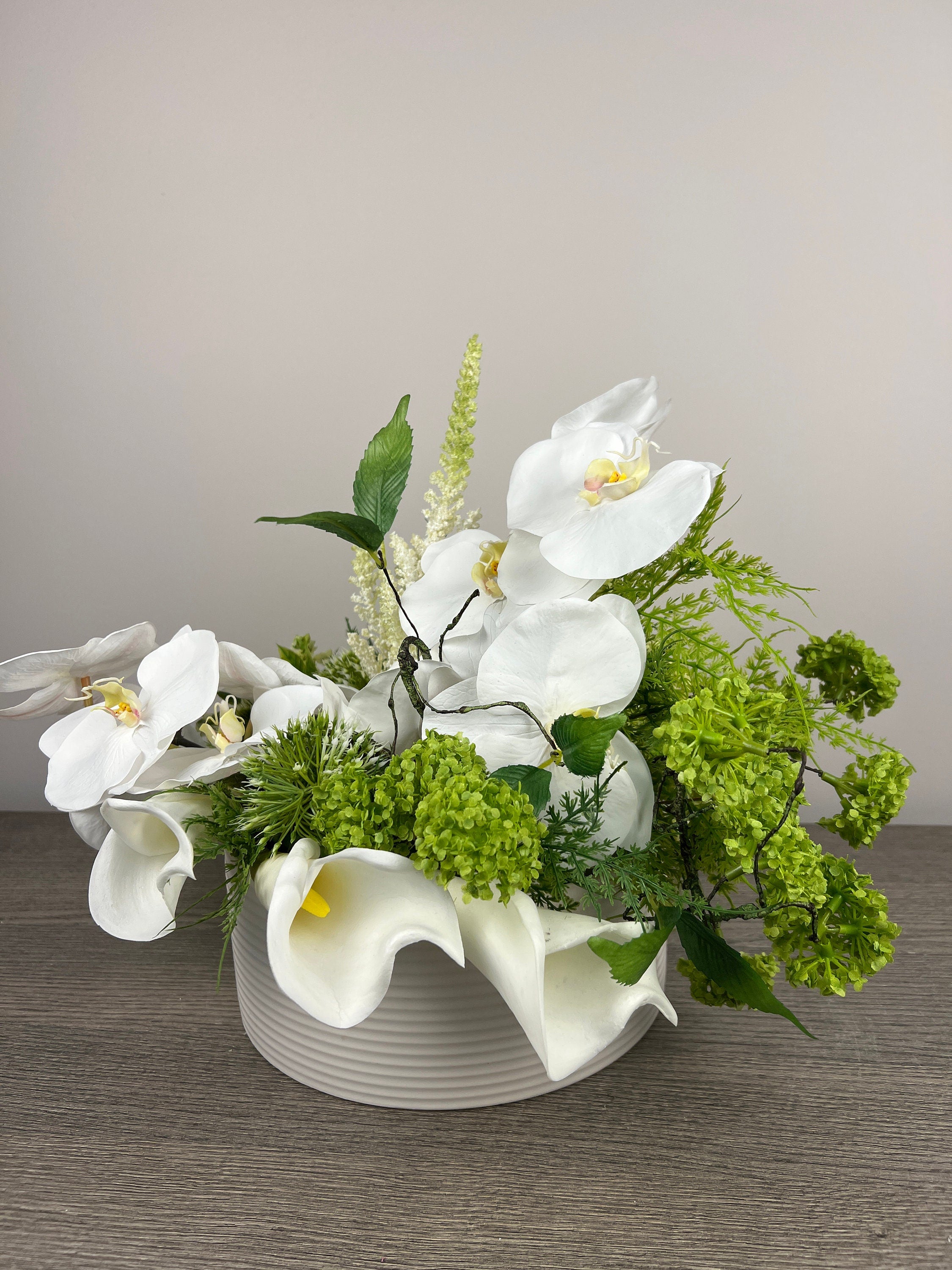 Neutral White Orchid Lily Mix