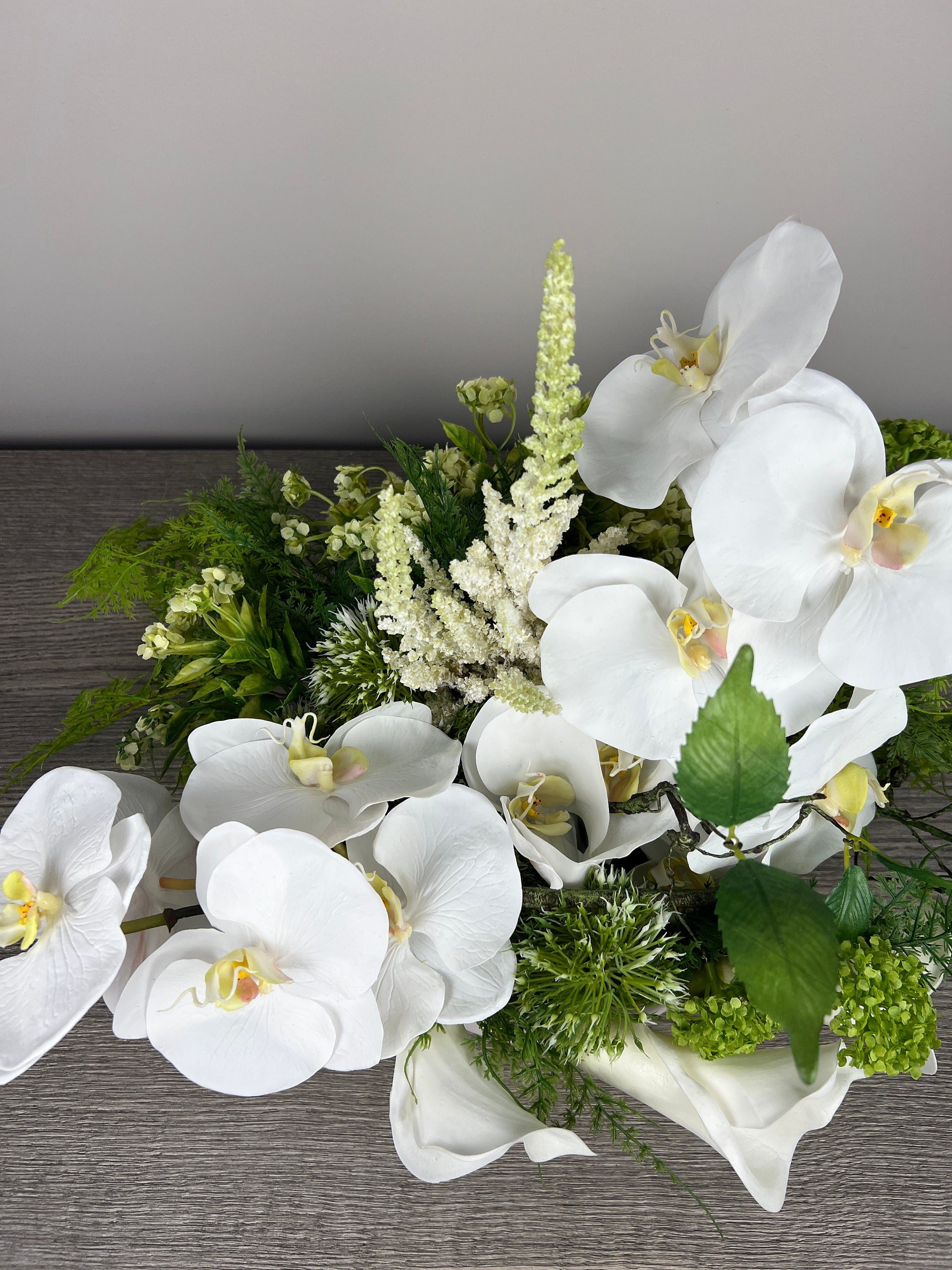 Neutral White Orchid Lily Mix